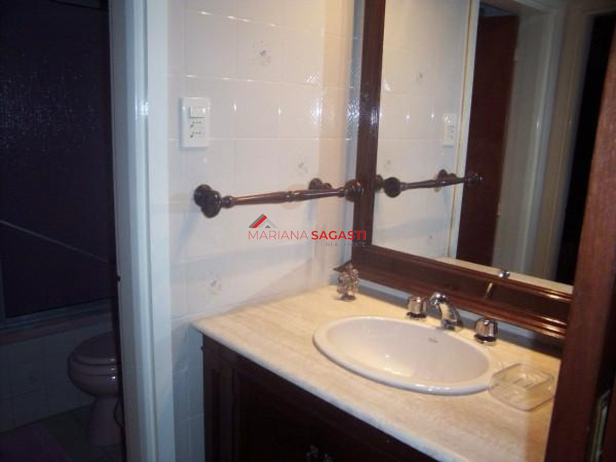 Casa ID.3963 - Casa de 4 dormitorios muy buena ubicacion