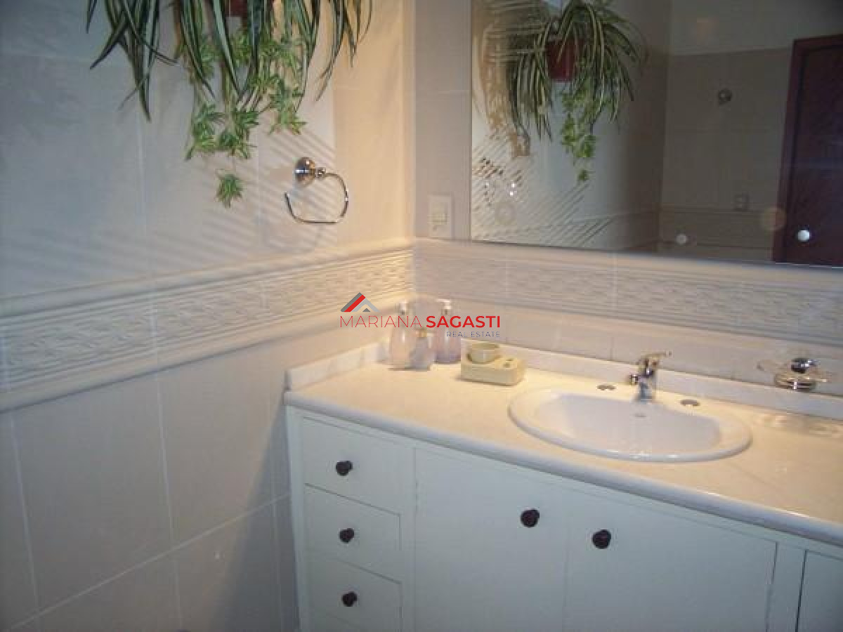 Casa ID.3963 - Casa de 4 dormitorios muy buena ubicacion