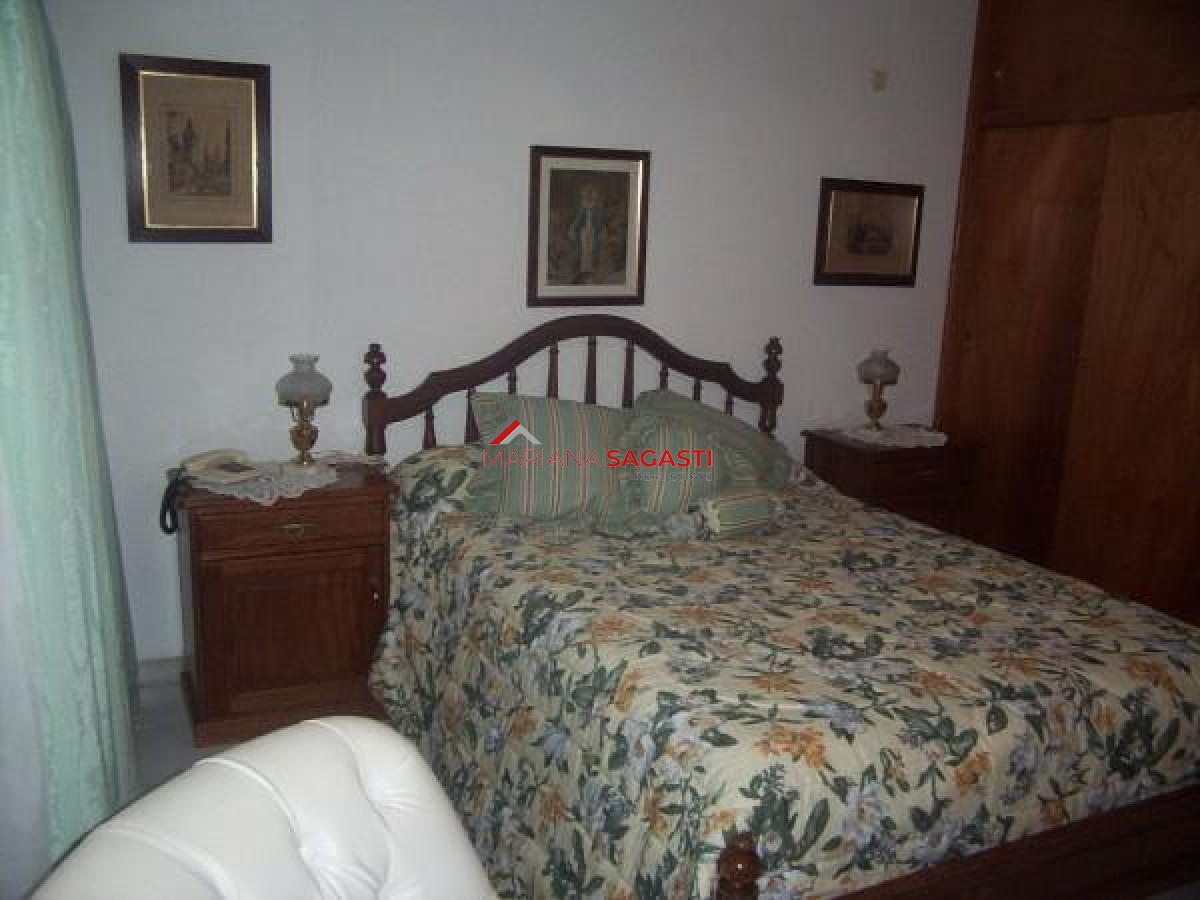 Casa ID.3963 - Casa de 4 dormitorios muy buena ubicacion
