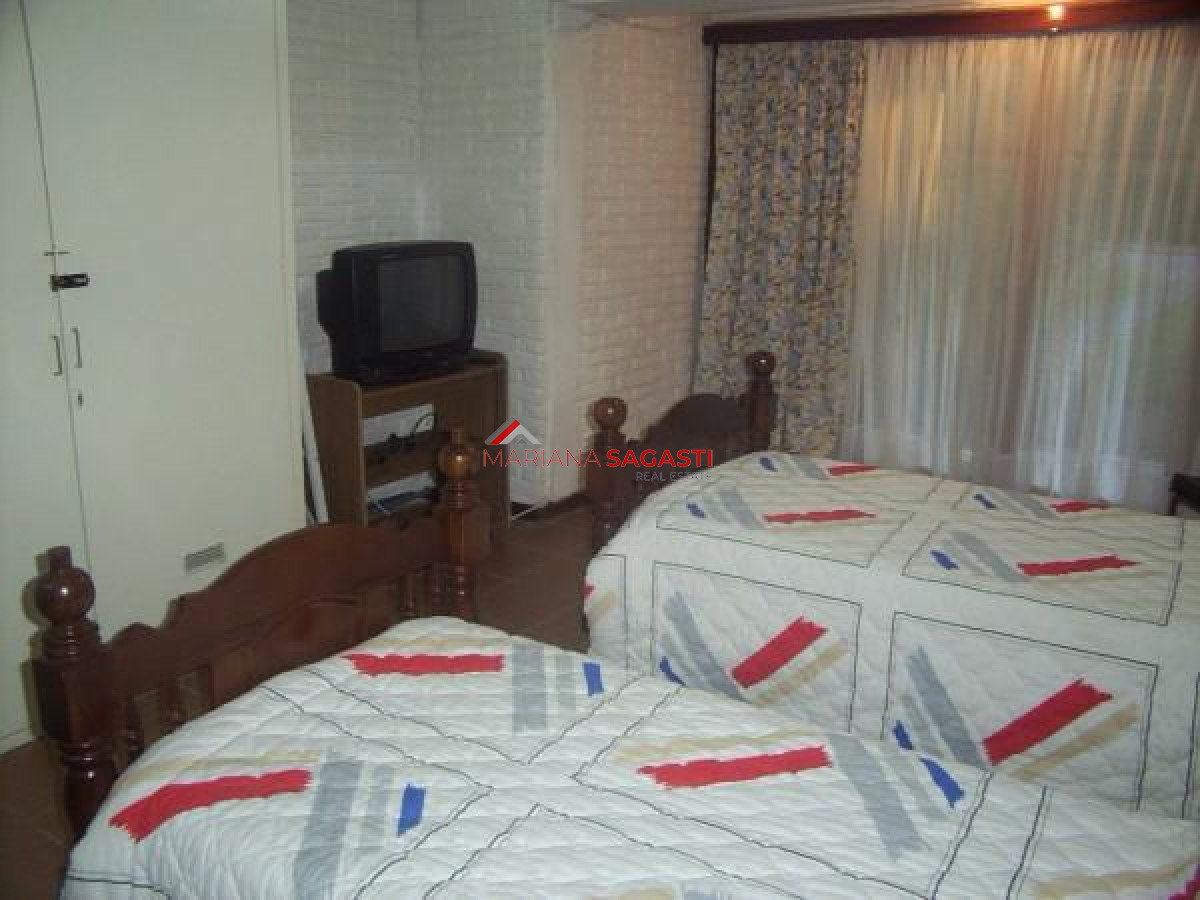 Casa ID.3963 - Casa de 4 dormitorios muy buena ubicacion