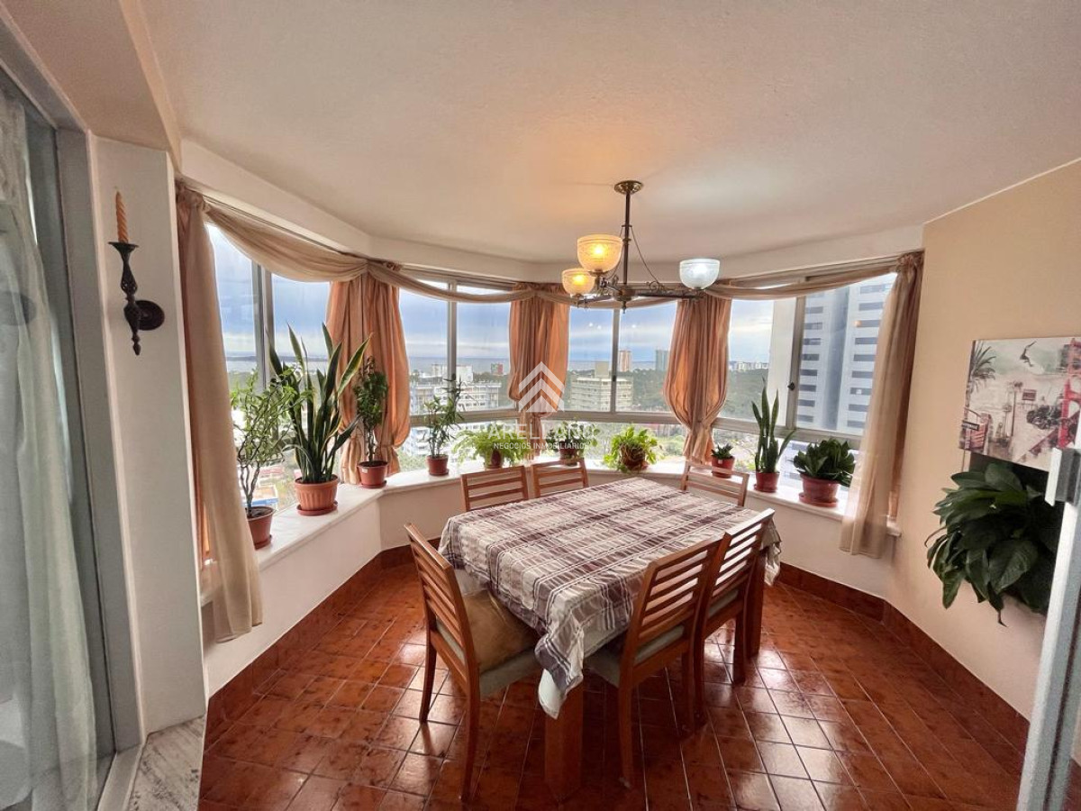 Apartamento ID.2433 - Venta apartamento 3 dormitorios y dependencia Roosevelt 