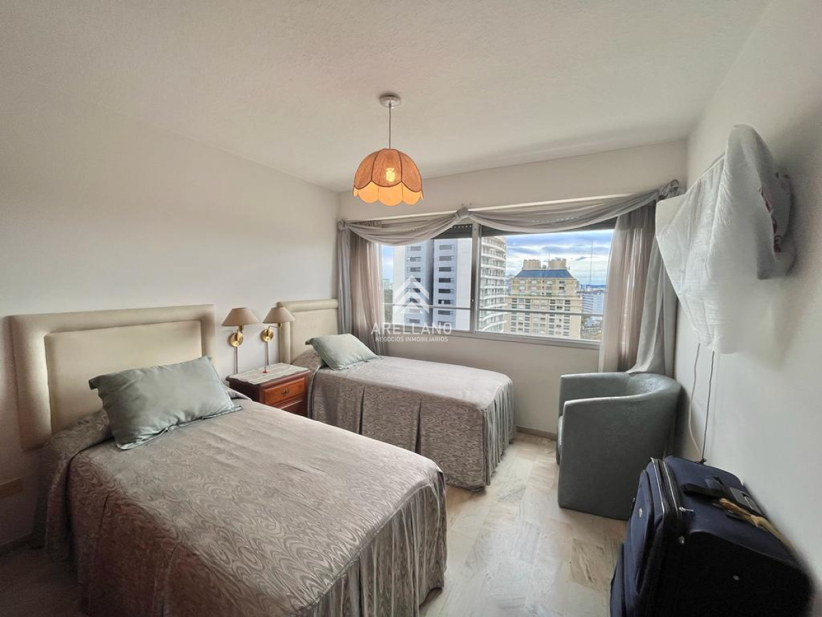 Apartamento ID.2433 - Venta apartamento 3 dormitorios y dependencia Roosevelt 