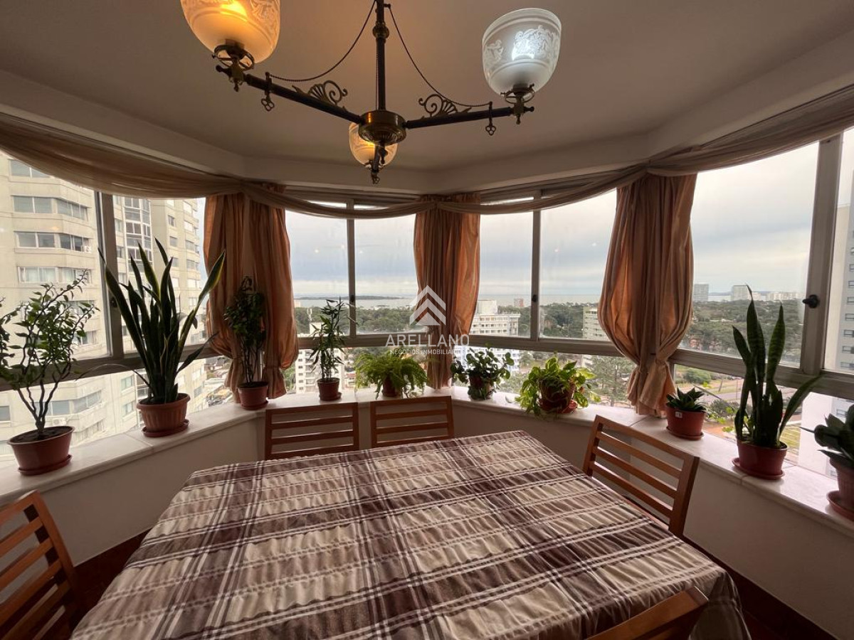 Apartamento ID.2433 - Venta apartamento 3 dormitorios y dependencia Roosevelt 