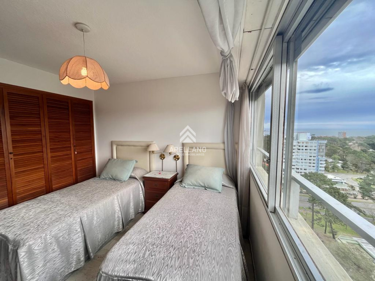 Apartamento ID.2433 - Venta apartamento 3 dormitorios y dependencia Roosevelt 
