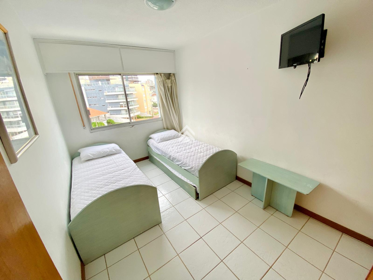 Apartamento ID.2555 - Venta apartamento 2 dormitorios Playa Brava 
