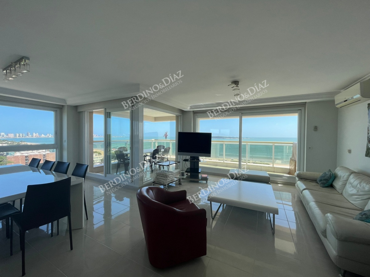Apartamento ID.2462 - Mansa Apartamento esquinero primera linea de playa y amenities