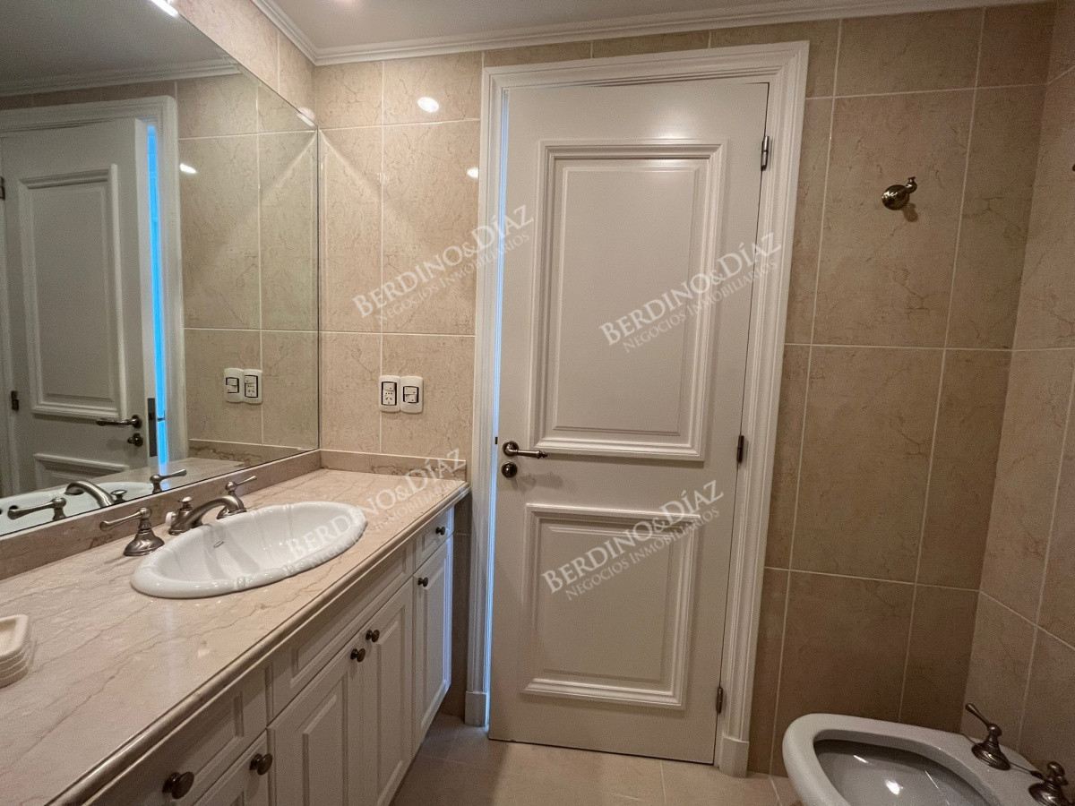 Apartamento ID.2462 - Mansa Apartamento esquinero primera linea de playa y amenities