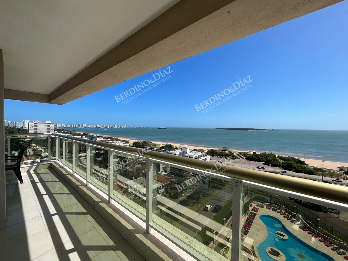 Apartamento ID.2462 - Mansa Apartamento esquinero primera linea de playa y amenities