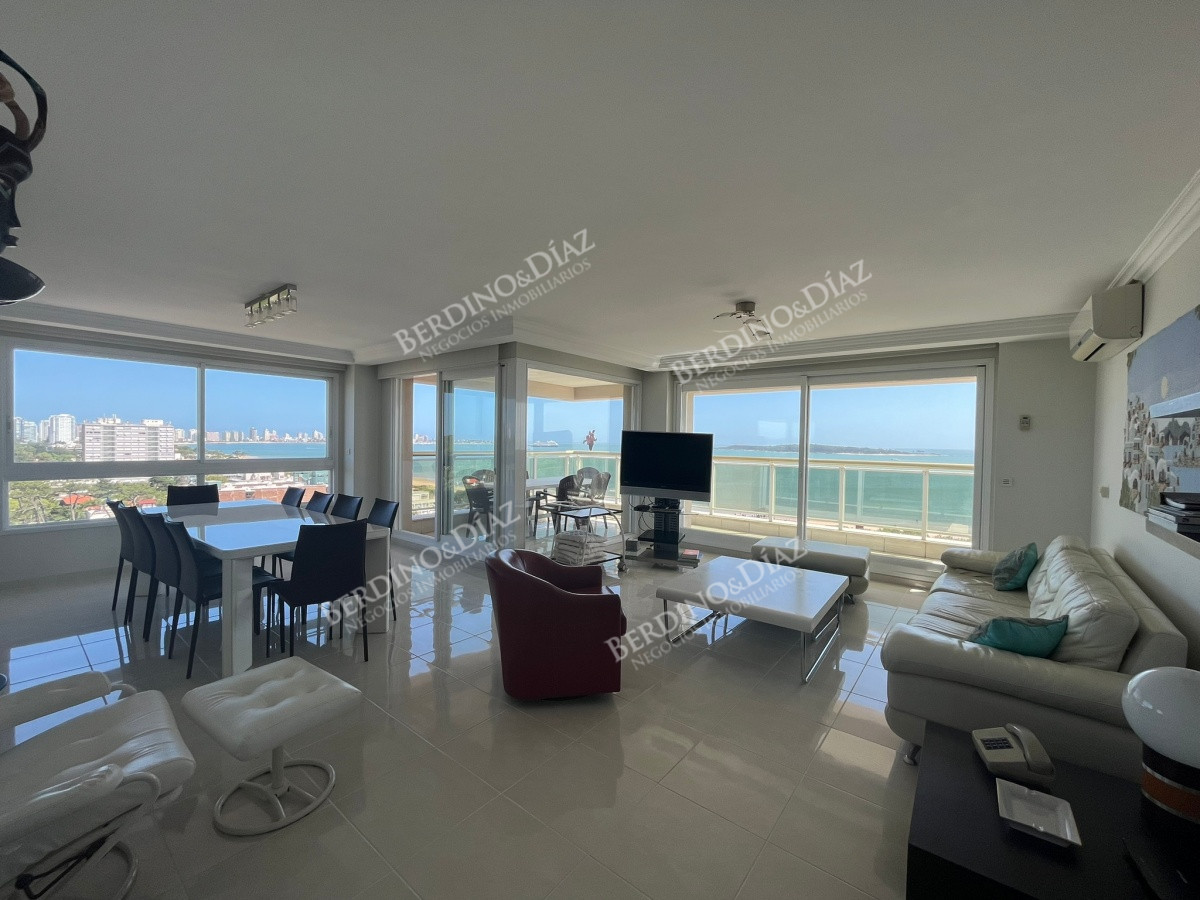 Apartamento ID.2462 - Mansa Apartamento esquinero primera linea de playa y amenities