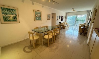 Apartamento de 4 dormitorios terraza y parrillero