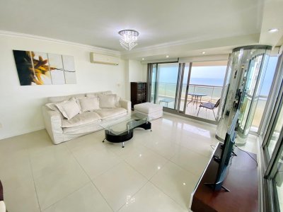 Apartamento en Brava, 4 dormitorios *