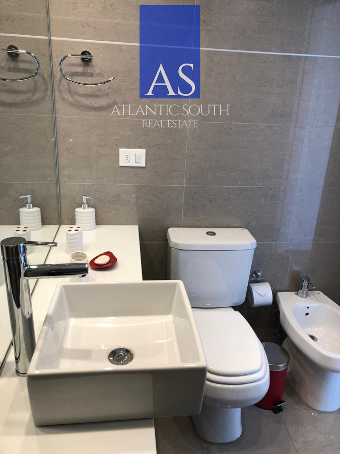 Apartamento ID.4138 - Apartamento moderno 2 suites garage servicios Playa Mansa Punta del Este