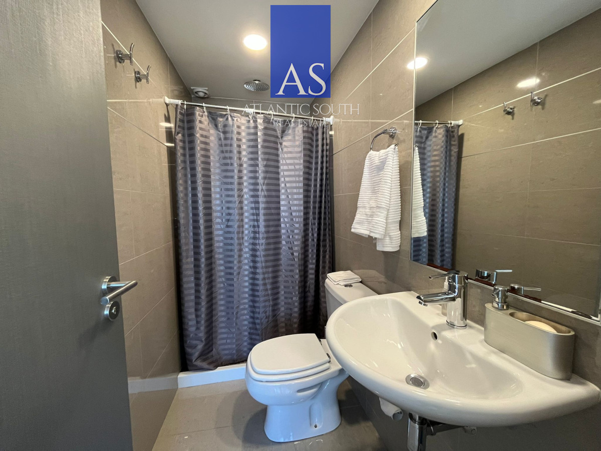 Apartamento ID.3568 - Apartamento mdoerno piso alto 2 suites garage excelentes servicios Playa Mansa Punta del Este