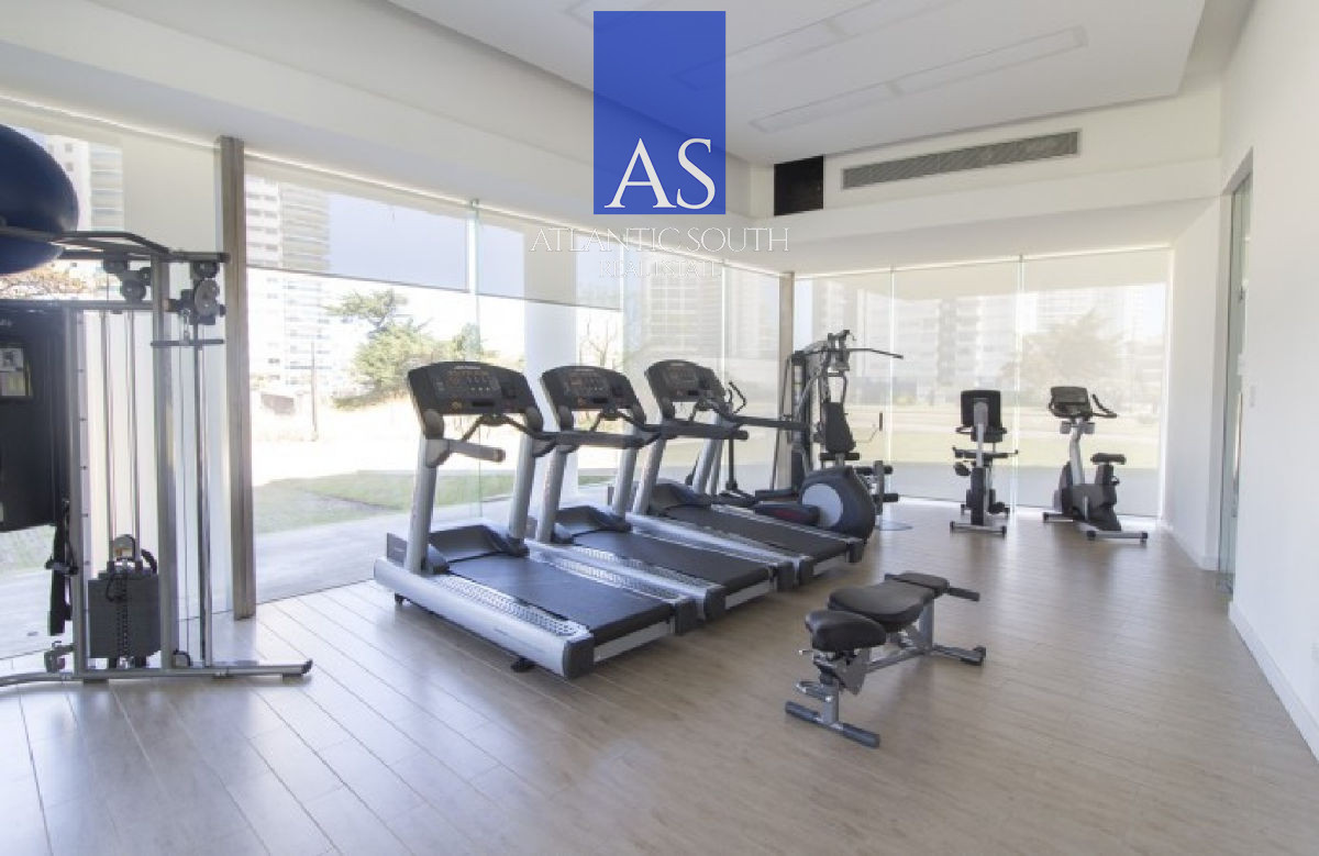 Apartamento ID.4138 - Apartamento moderno 2 suites garage servicios Playa Mansa Punta del Este
