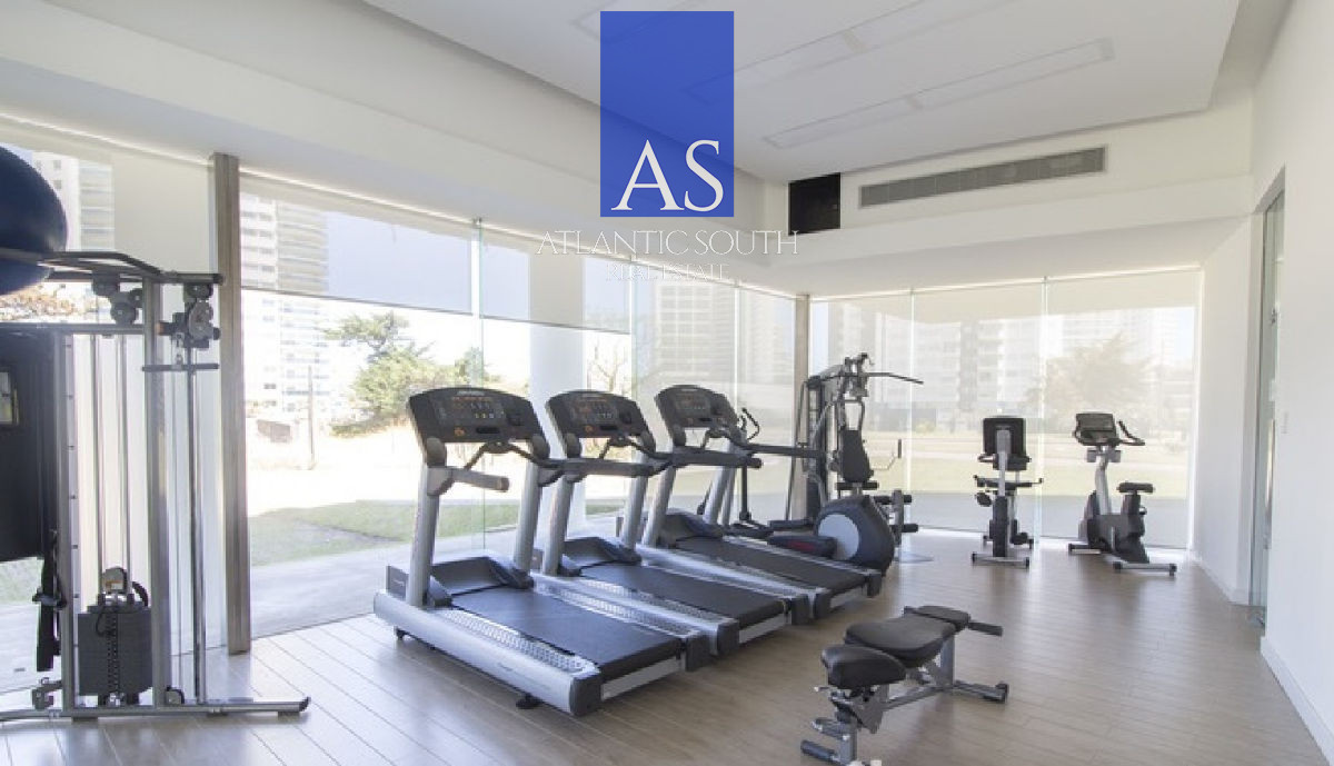 Apartamento ID.3568 - Apartamento mdoerno piso alto 2 suites garage excelentes servicios Playa Mansa Punta del Este