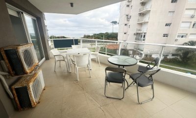 Apartamento 1 dormitorio con terraza y parrillero propio