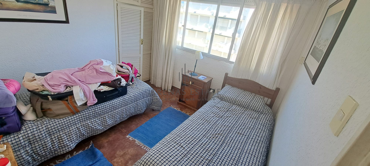 Apartamento ID.2733 - Apartamento en venta de 2 dormitorios en primera linea de playa Mansa 