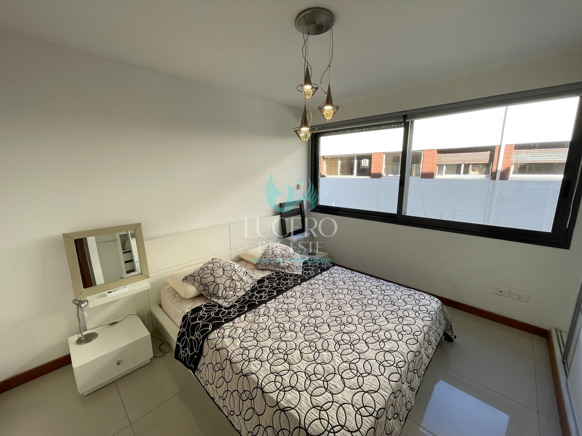 Apartamento ID.778 - apartamento en playa brava con terraza y parrillero