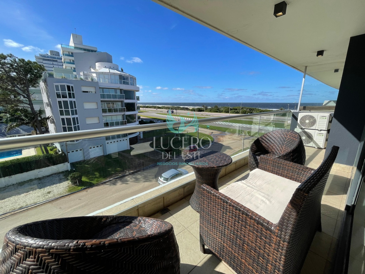 Apartamento ID.778 - apartamento en playa brava con terraza y parrillero