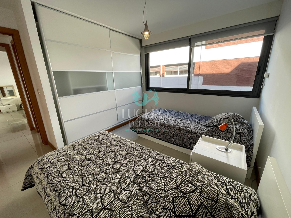 Apartamento ID.778 - apartamento en playa brava con terraza y parrillero