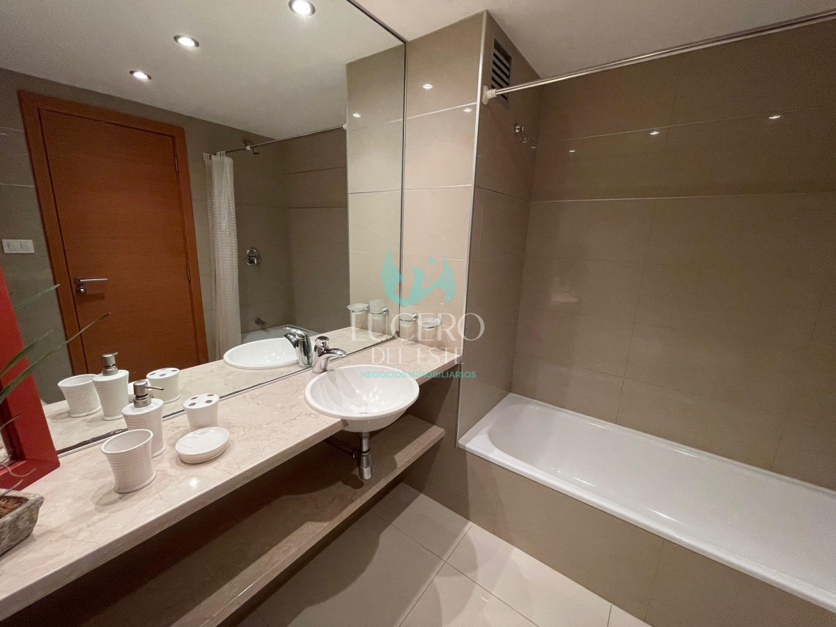 Apartamento ID.778 - apartamento en playa brava con terraza y parrillero