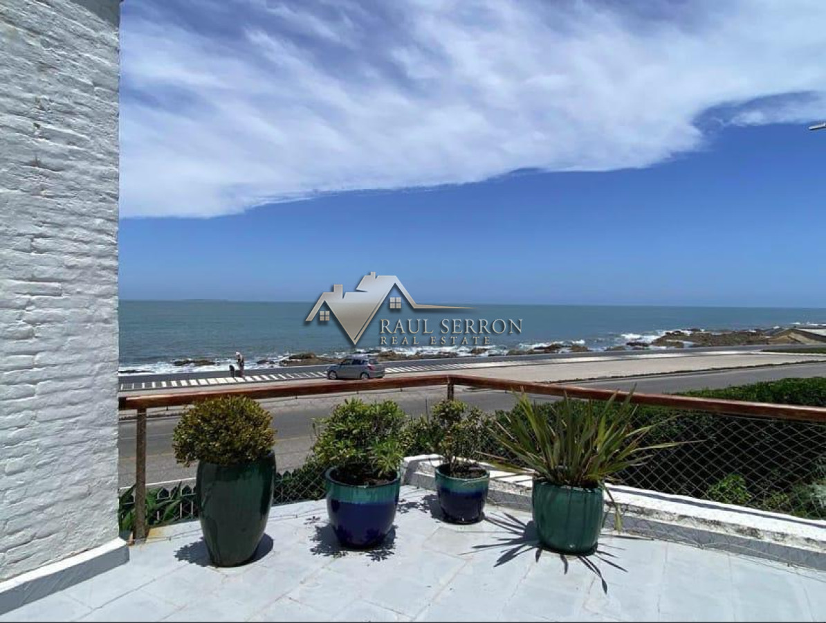 Casa ID.2595 - VENTA DE CASA DE 5 DORMITORIOS FRENTE AL MAR EN PENINSULA PUNTA DEL ESTE