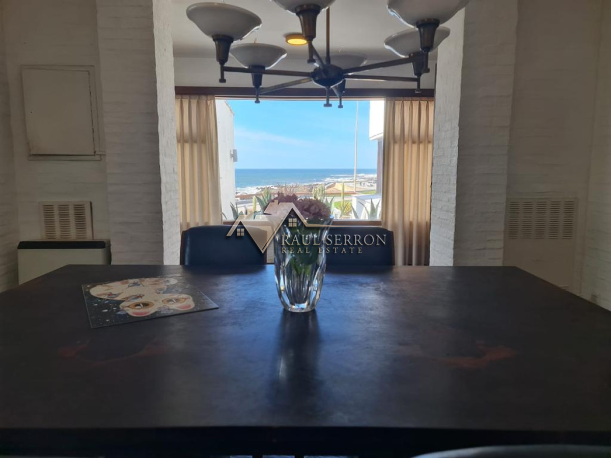 Casa ID.2595 - VENTA DE CASA DE 5 DORMITORIOS FRENTE AL MAR EN PENINSULA PUNTA DEL ESTE