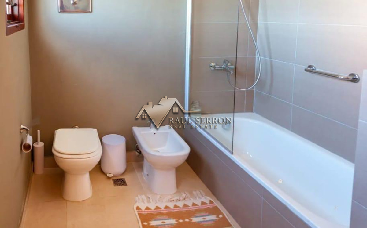 Casa ID.2595 - VENTA DE CASA DE 5 DORMITORIOS FRENTE AL MAR EN PENINSULA PUNTA DEL ESTE