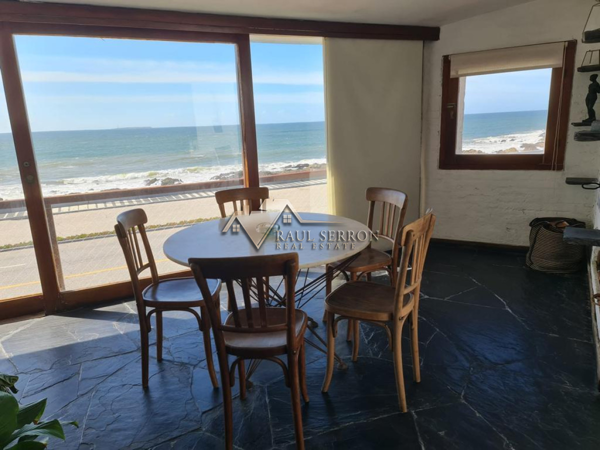 Casa ID.2595 - VENTA DE CASA DE 5 DORMITORIOS FRENTE AL MAR EN PENINSULA PUNTA DEL ESTE