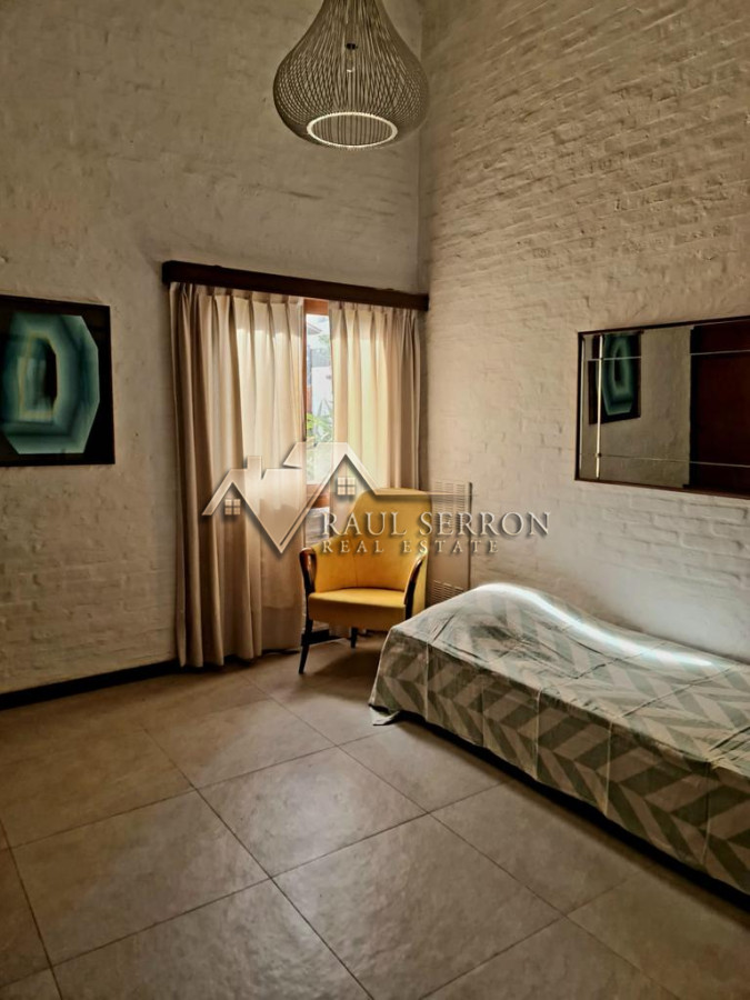 Casa ID.2595 - VENTA DE CASA DE 5 DORMITORIOS FRENTE AL MAR EN PENINSULA PUNTA DEL ESTE