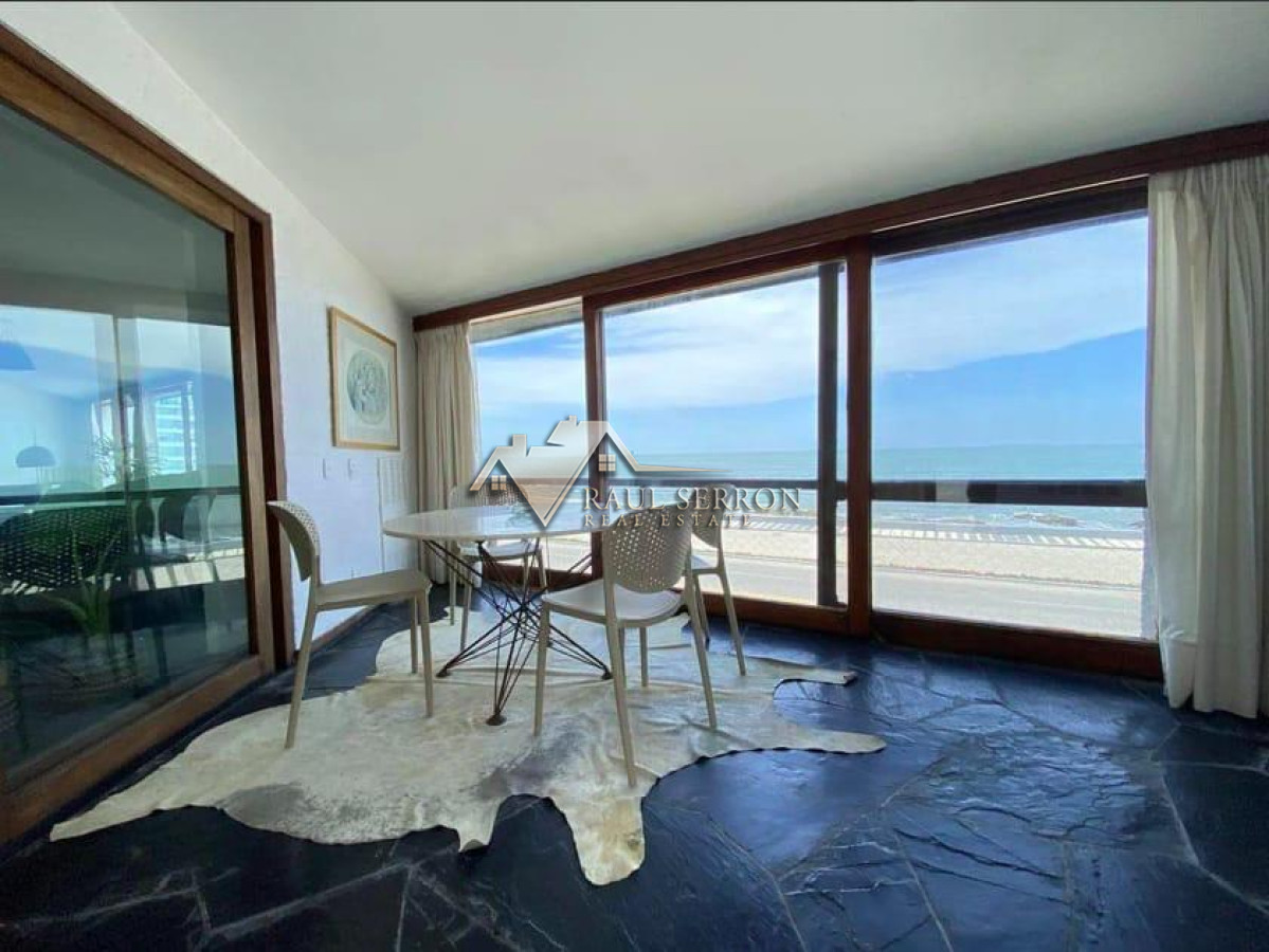 Casa ID.2595 - VENTA DE CASA DE 5 DORMITORIOS FRENTE AL MAR EN PENINSULA PUNTA DEL ESTE