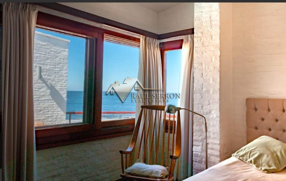 Casa ID.2595 - VENTA DE CASA DE 5 DORMITORIOS FRENTE AL MAR EN PENINSULA PUNTA DEL ESTE