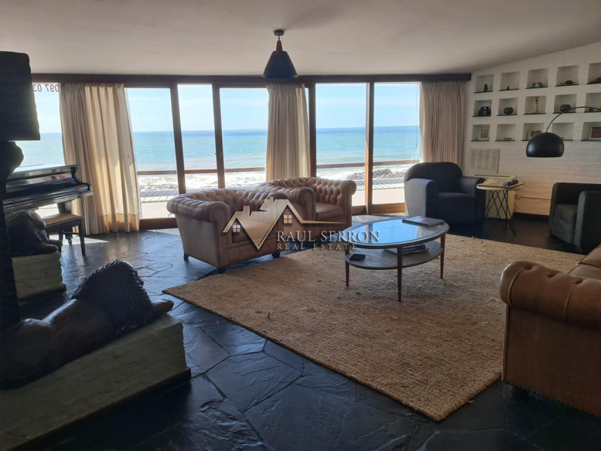 Casa ID.2595 - VENTA DE CASA DE 5 DORMITORIOS FRENTE AL MAR EN PENINSULA PUNTA DEL ESTE