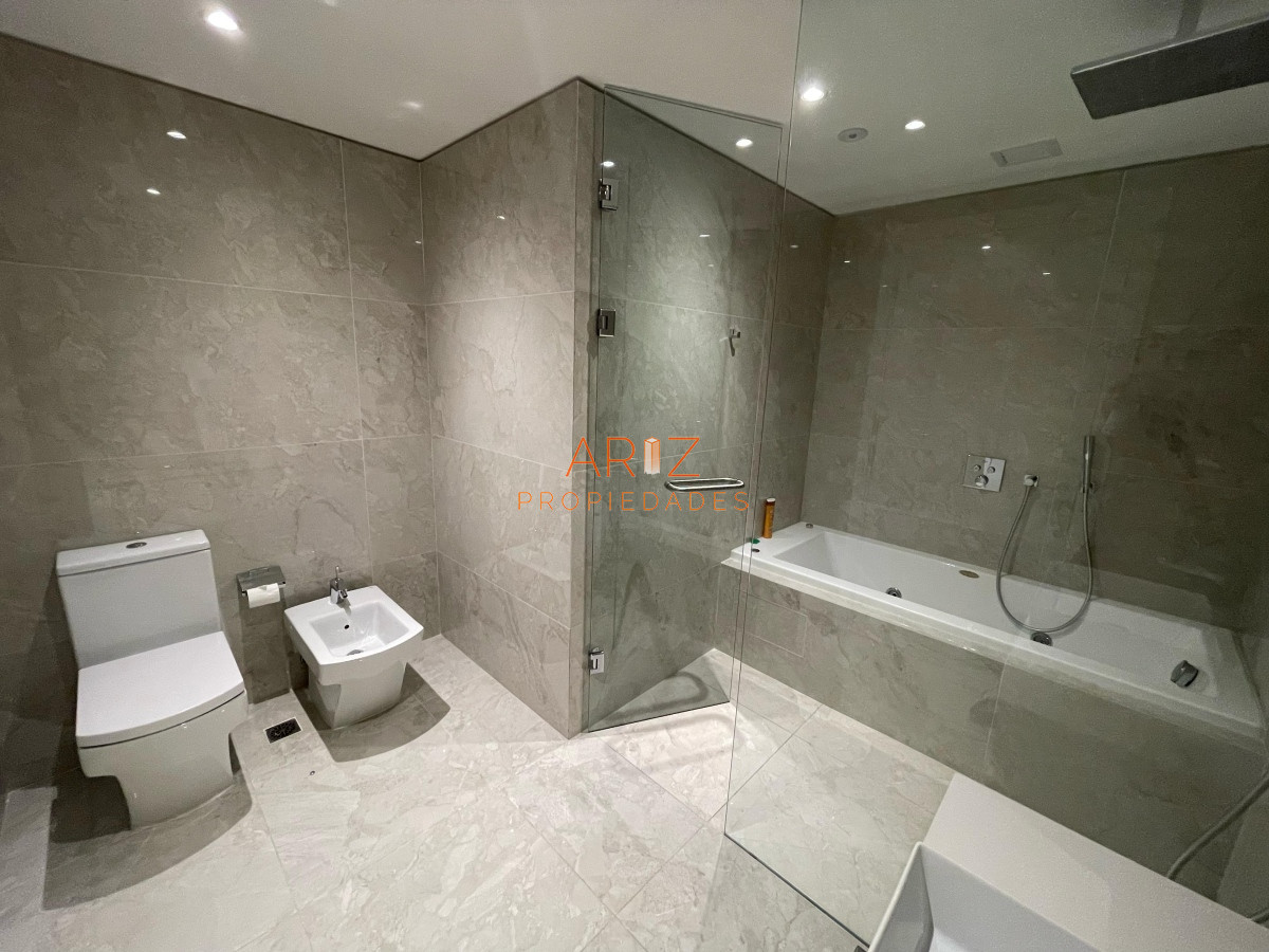 Apartamento ID.1832 - ALQUILER ANUAL Y VENTA Apartamento 1 Dormitorio Primera Línea Brava