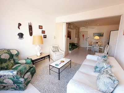 Apartamento en Peninsula, 1 dormitorio a 50 metros del mar