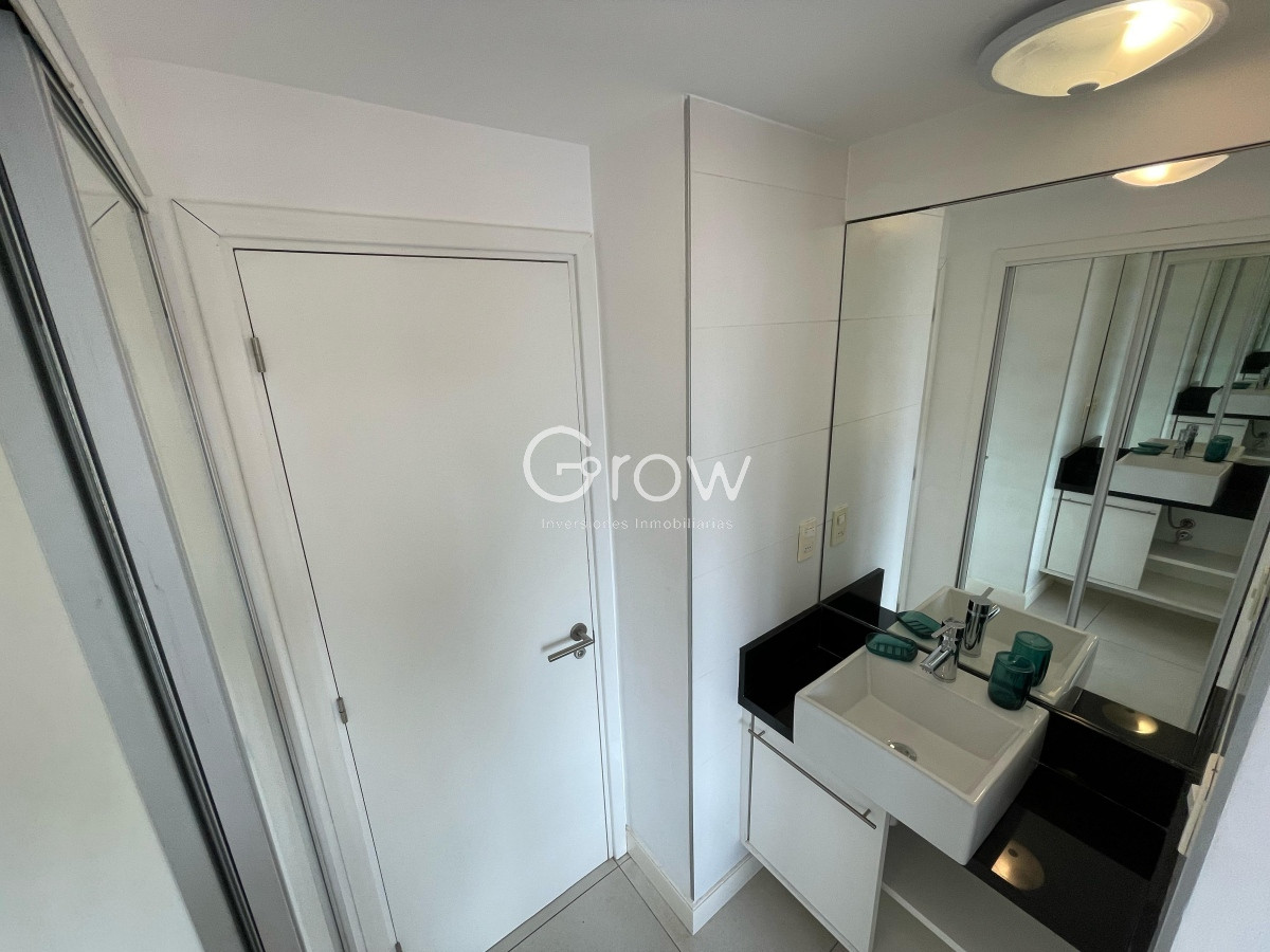 Apartamento ID.1087 - Piso medio con vistas en el corazon de la peninsula!