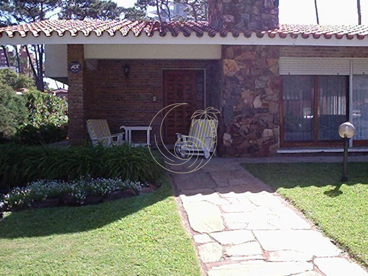 Casa ID.21092589 - Casa en Mansa, 4 dormitorios 