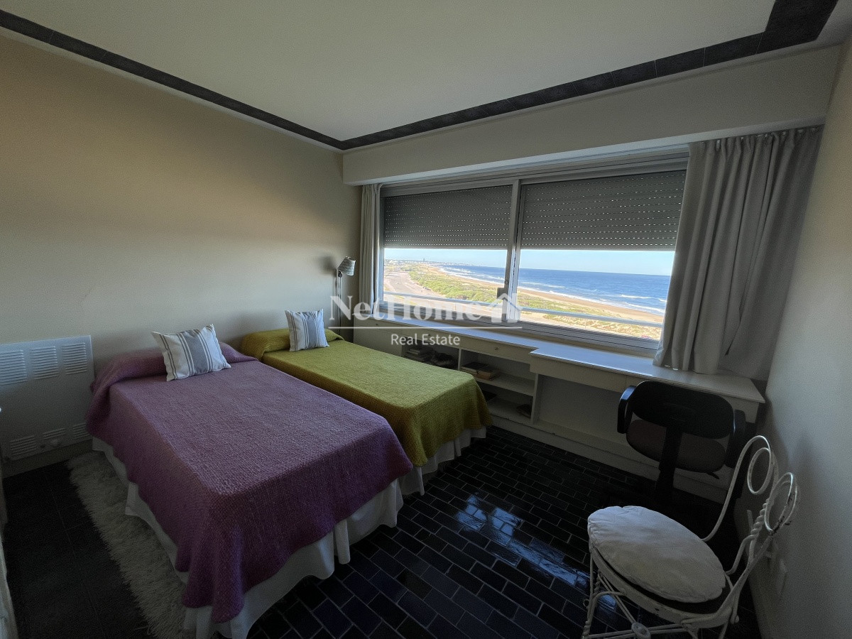 Apartamento ID.193 - Playa Brava Apartamento 4 dormitorios Vista al Océano 