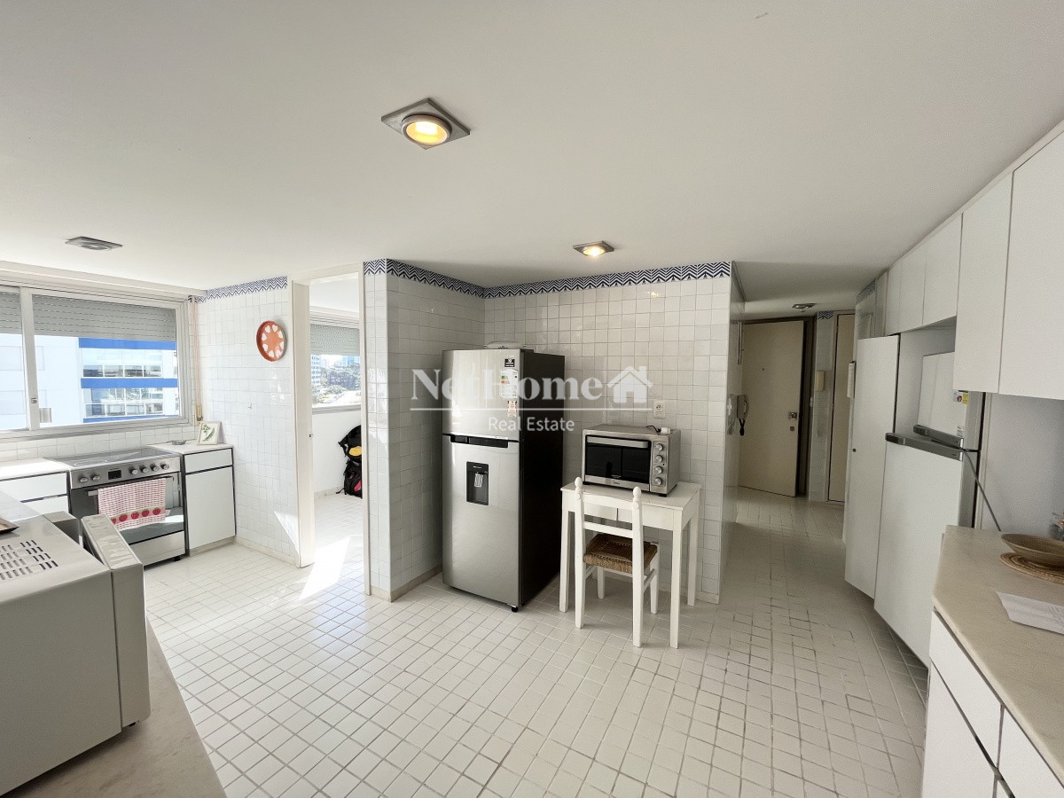Apartamento ID.193 - Playa Brava Apartamento 4 dormitorios Vista al Océano 