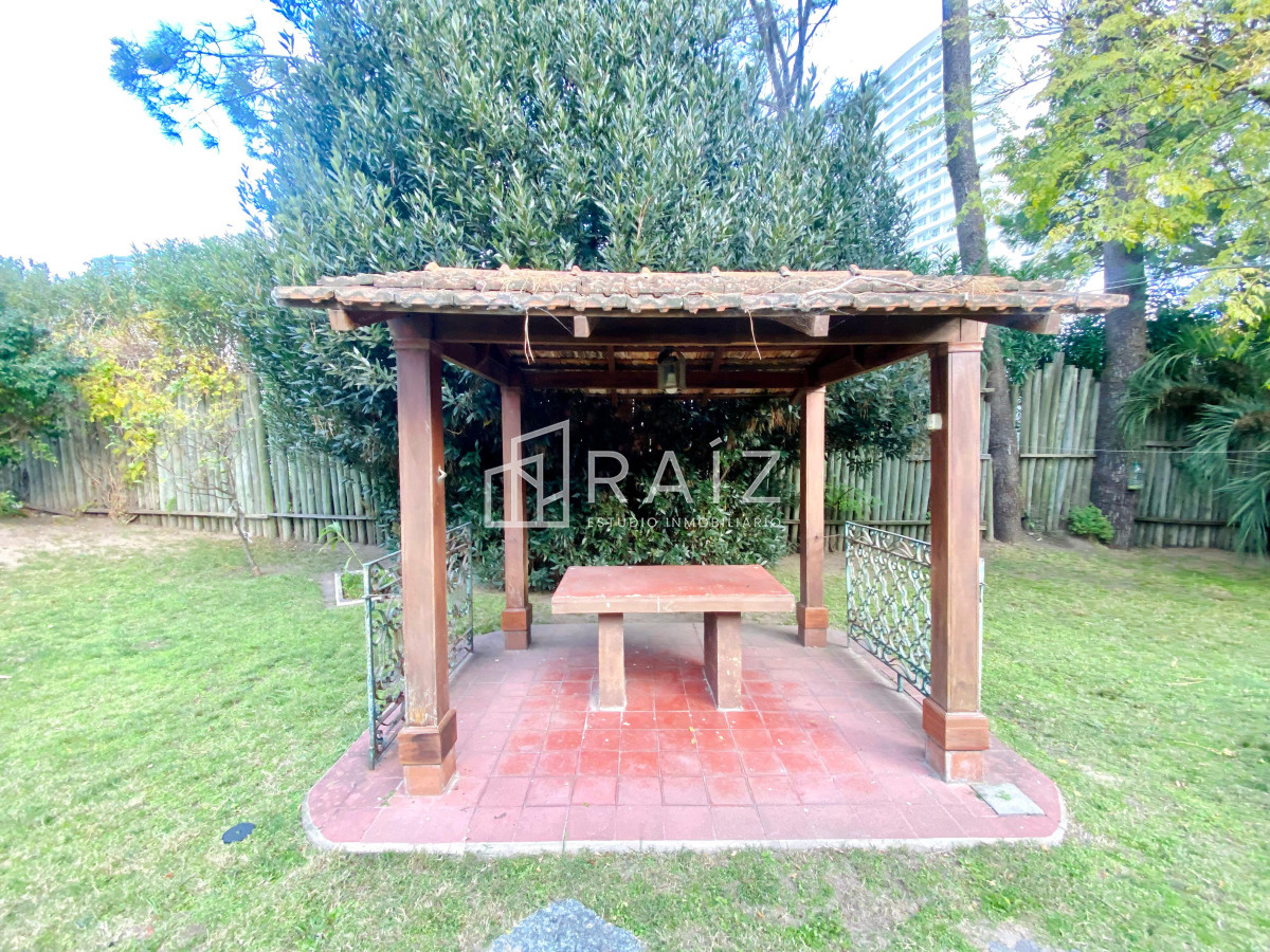 Casa ID.11231 - VENTA CASA 4 DORMITORIOS PLAYA MANSA