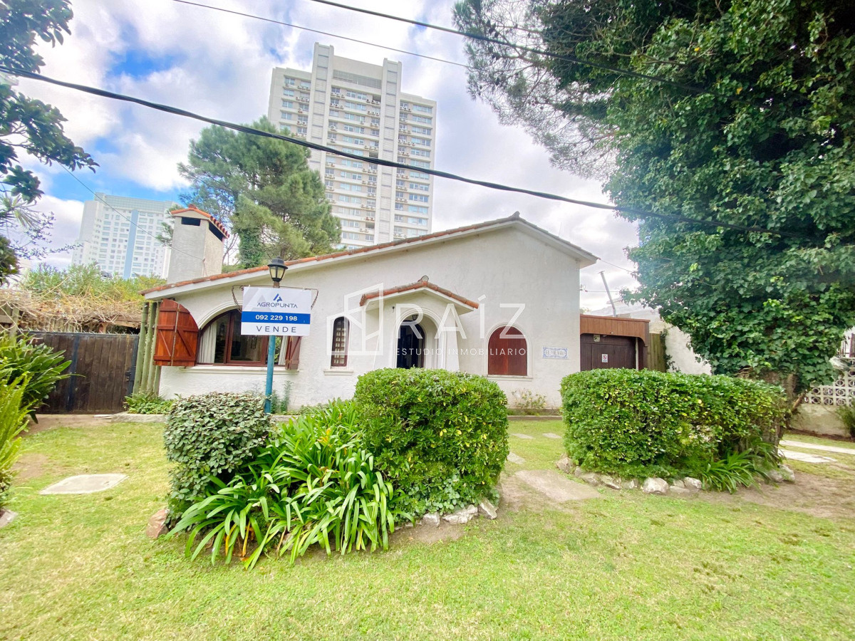 Casa ID.11231 - VENTA CASA 4 DORMITORIOS PLAYA MANSA