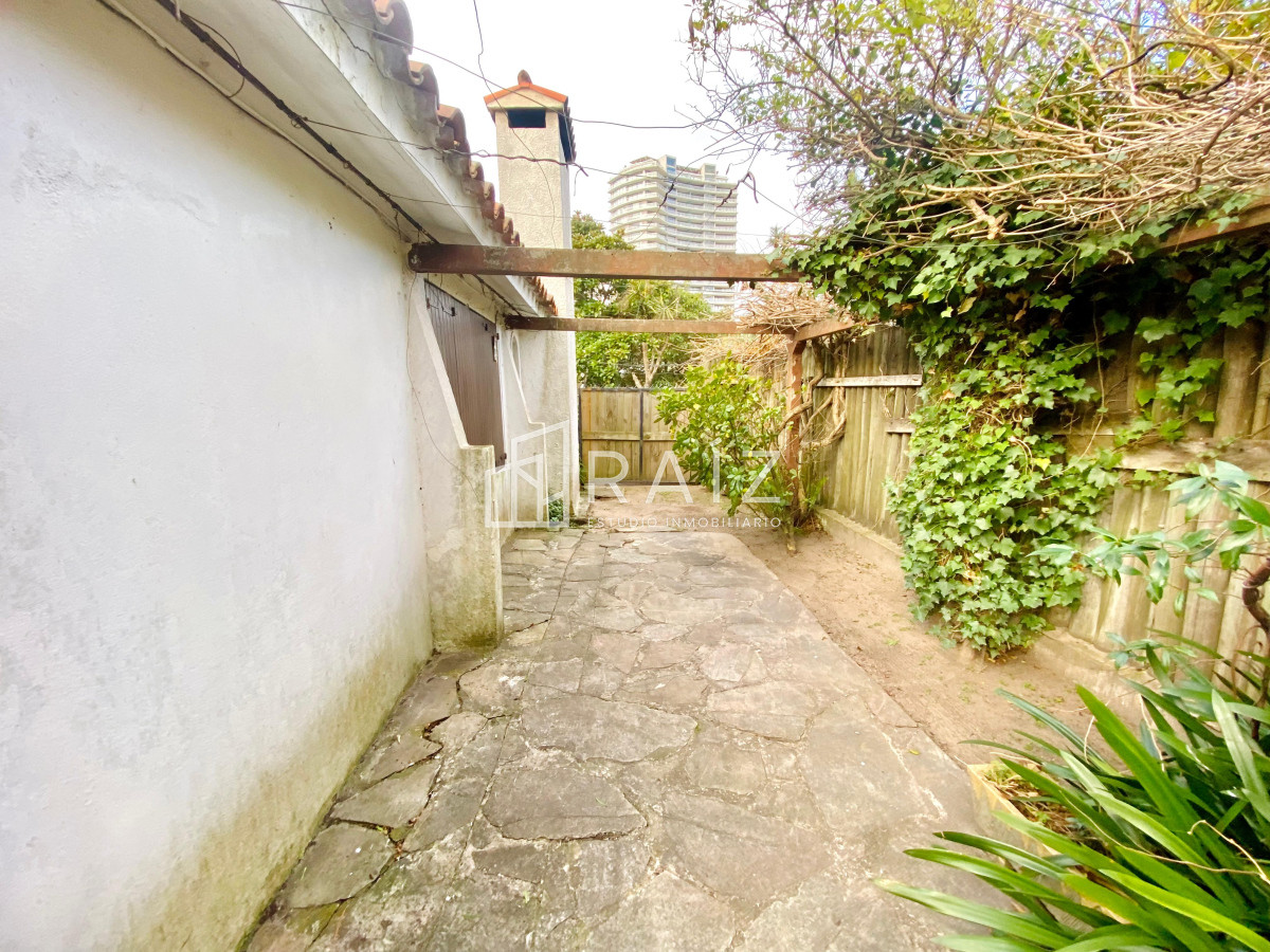 Casa ID.11231 - VENTA CASA 4 DORMITORIOS PLAYA MANSA