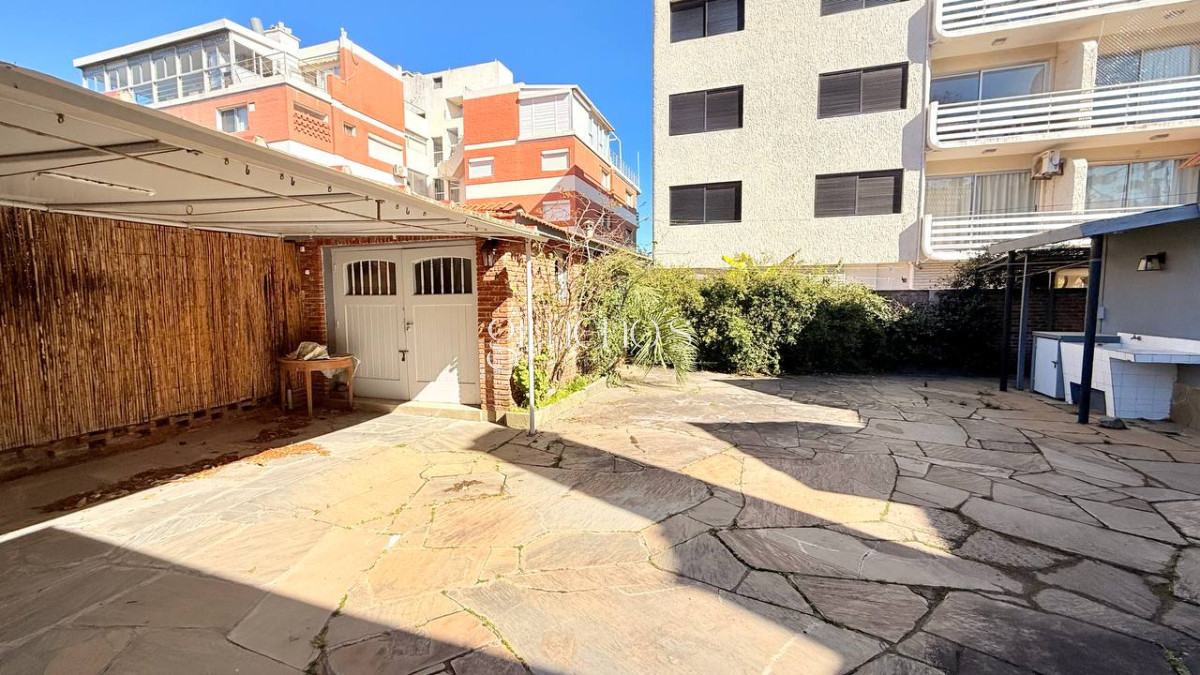 Casa ID.141 - Casa en Venta 3 dormitorios en Mansa Punta del Este