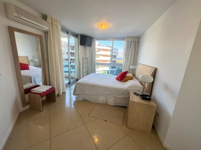 Apartamento 3 dormitorios y dependencia en Venta - AGP2957A