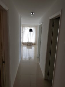 Apartamento de 3 Dormitorios en Alquiler - AGP4966A