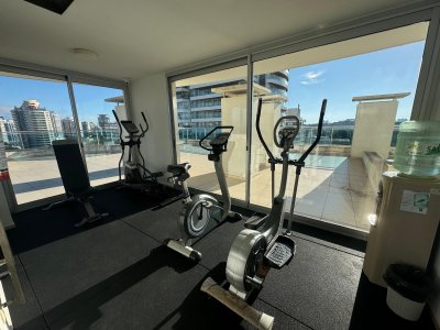 Apartamento 3 dormitorios y dependencia en Venta - AGP2957A