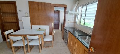 Apartamento en venta 4 Dormitorios Primera Línea - AGP7218A
