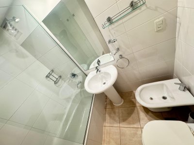 Apartamento 3 dormitorios y dependencia en Venta - AGP2957A