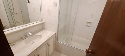 Apartamento en venta 4 Dormitorios Primera Línea - AGP7218A