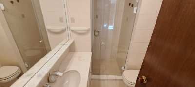 Apartamento en venta 4 Dormitorios Primera Línea - AGP7218A